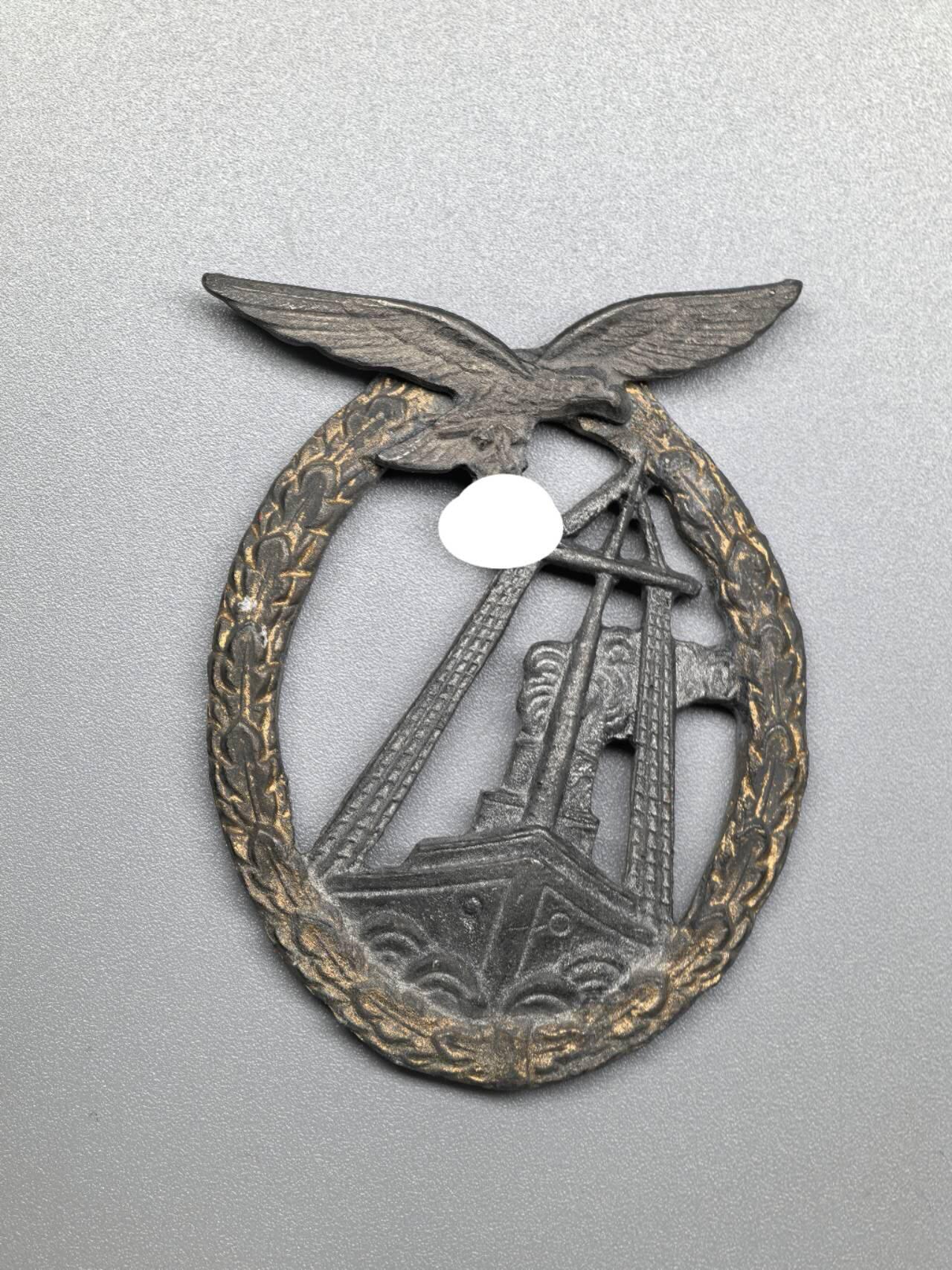 小驴勋章奖章收藏1月31日周六晚六点拍卖（珍爱和平，收藏战争，铭记历史，勿忘国耻，忠党爱国。有偿代拍，送拍规则在简介最后，参拍须阅读规则后再参拍，关系到运费包装发货时效真假辨别等关键信息，拍卖时不再发原图，看大图店主微信码在拍卖店铺介绍里） 现代工艺品空军海战奖章