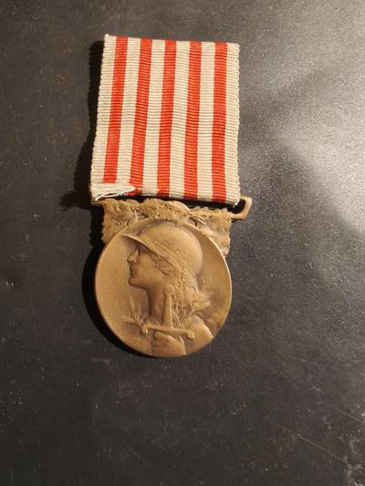 老王徽章第180期 - 法国一战纪念章