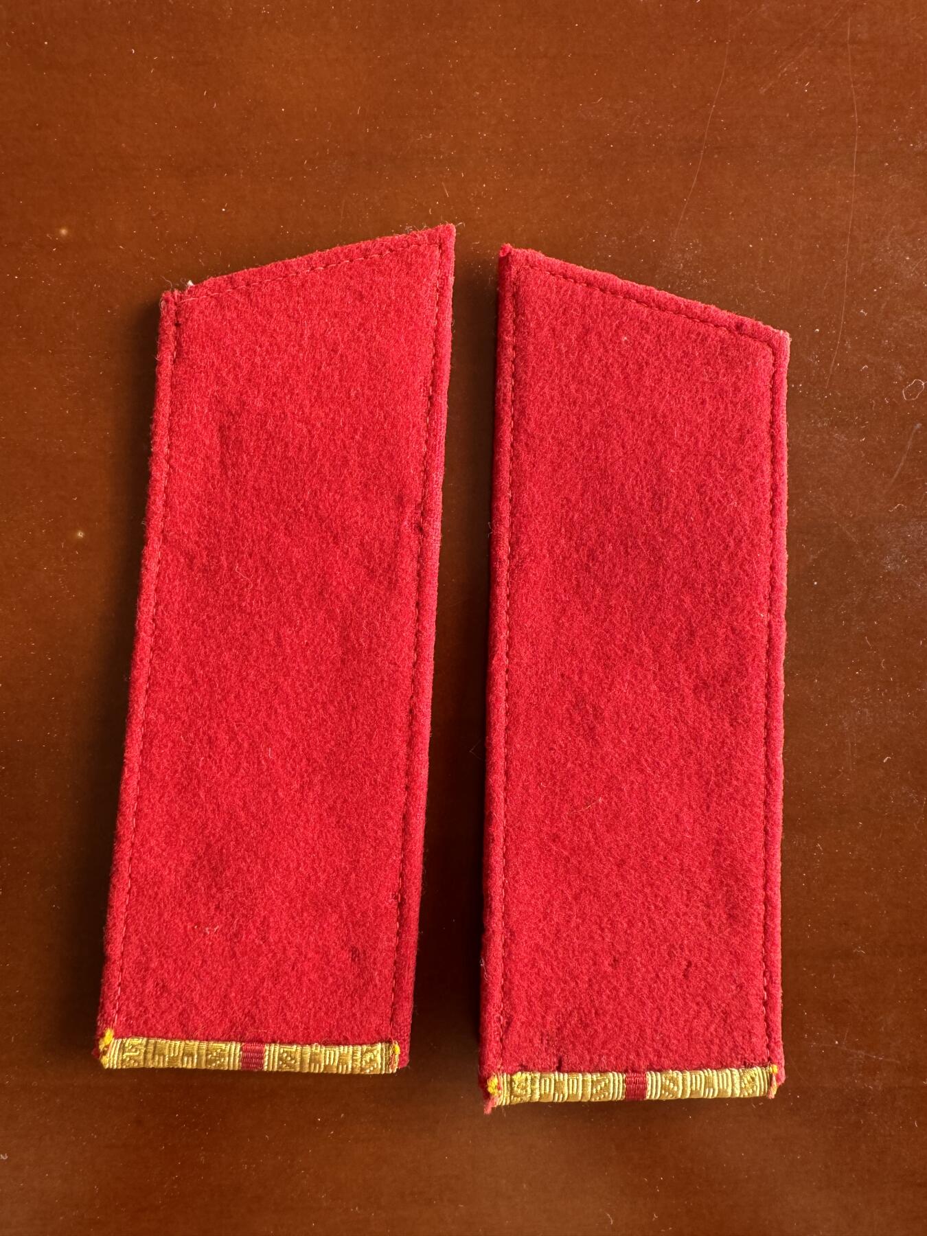 五哥徽章群   31号周六晚上八点4群联拍 肩