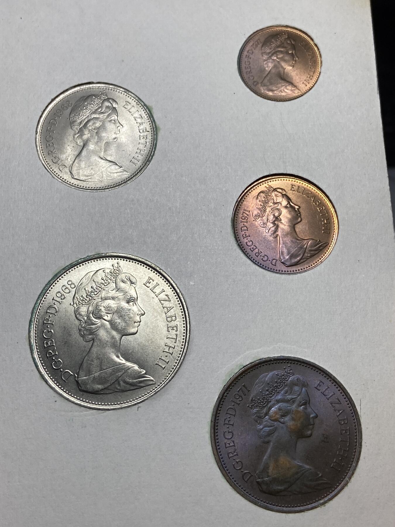 2026年第十六场(总第一百八十五场）外国好品散币场(免佣金) 英国🇬🇧十进制第一版首发年原册5枚套币