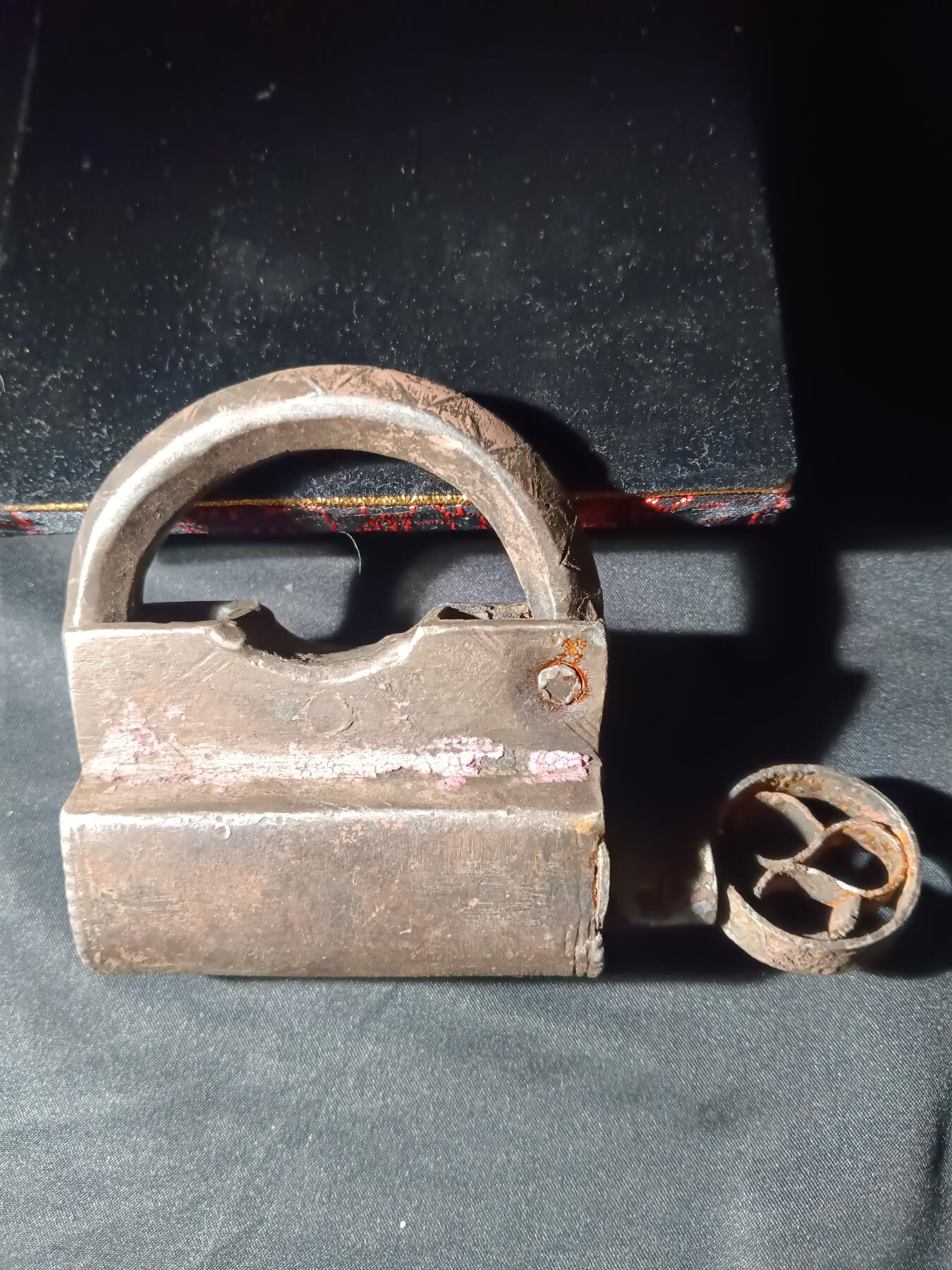 115期新疆红钱粟特钱币丝路钱币专场 清代新疆少数民族地区铁锁(可正常打开)