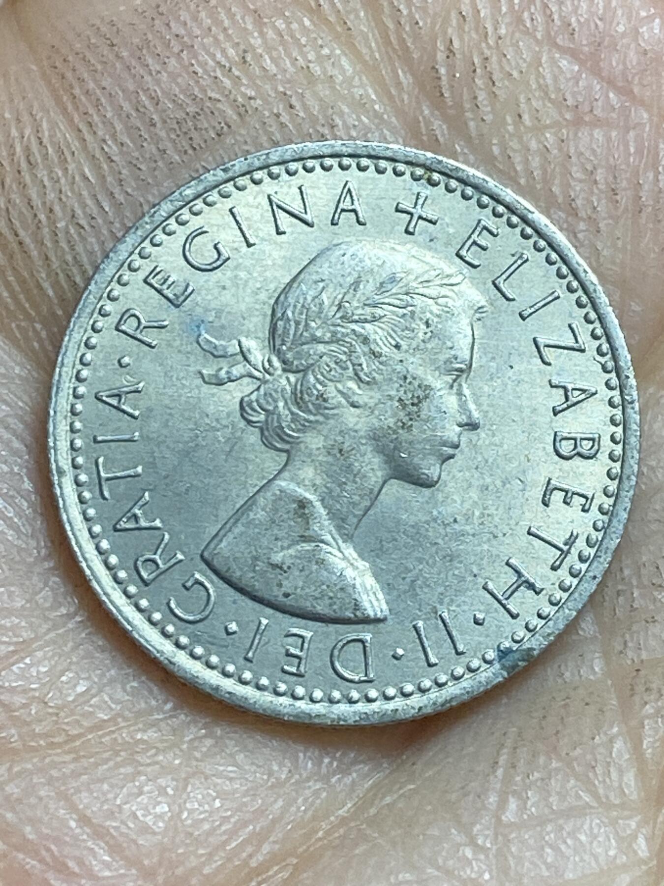 2026年第十六场(总第一百八十五场）外国好品散币场(免佣金) 英国🇬🇧1967年6便士(伊丽莎白二世青年桂冠第二版，普制币关门年)