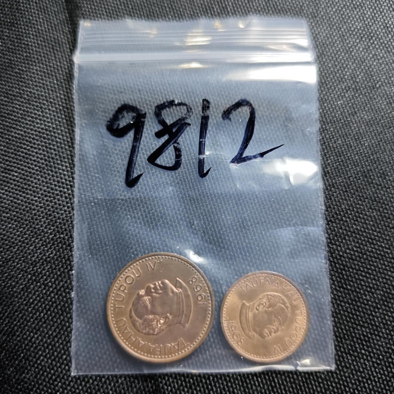 KK钱币收藏小铺  第398期 百期特拍（四拍之二） 2月预留时间 周末发货  1968汤加1/2分铜币一对