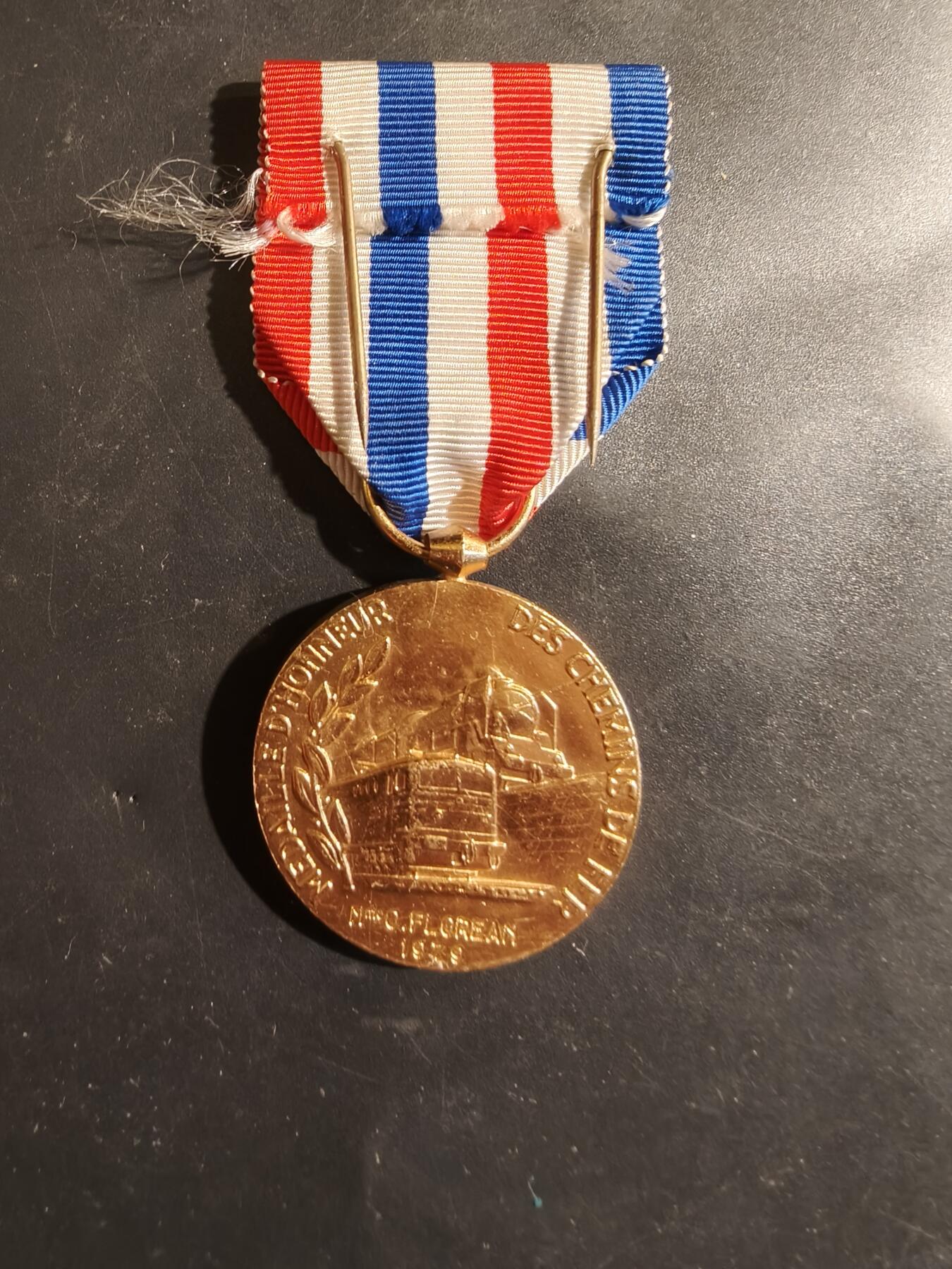 老王徽章第180期 法国金级铁路服务奖章    