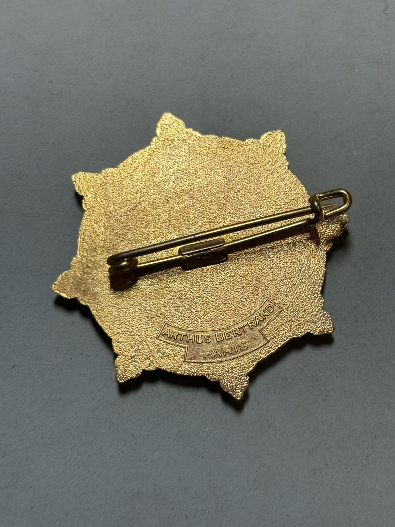 盛世勋华——号角文化勋章邮票专场拍卖第303期 瑞士圣皮埃尔大教堂纪念牌 带厂标 法国贝特朗生产