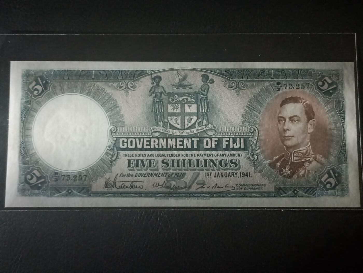 2026二月第一期，总215期 英属斐济1941年5先令AUNC，稀有的战时乔治六世统治时期中高面值品种，主题是斐济殖民政府徽章以及戎装乔治六世国王肖像