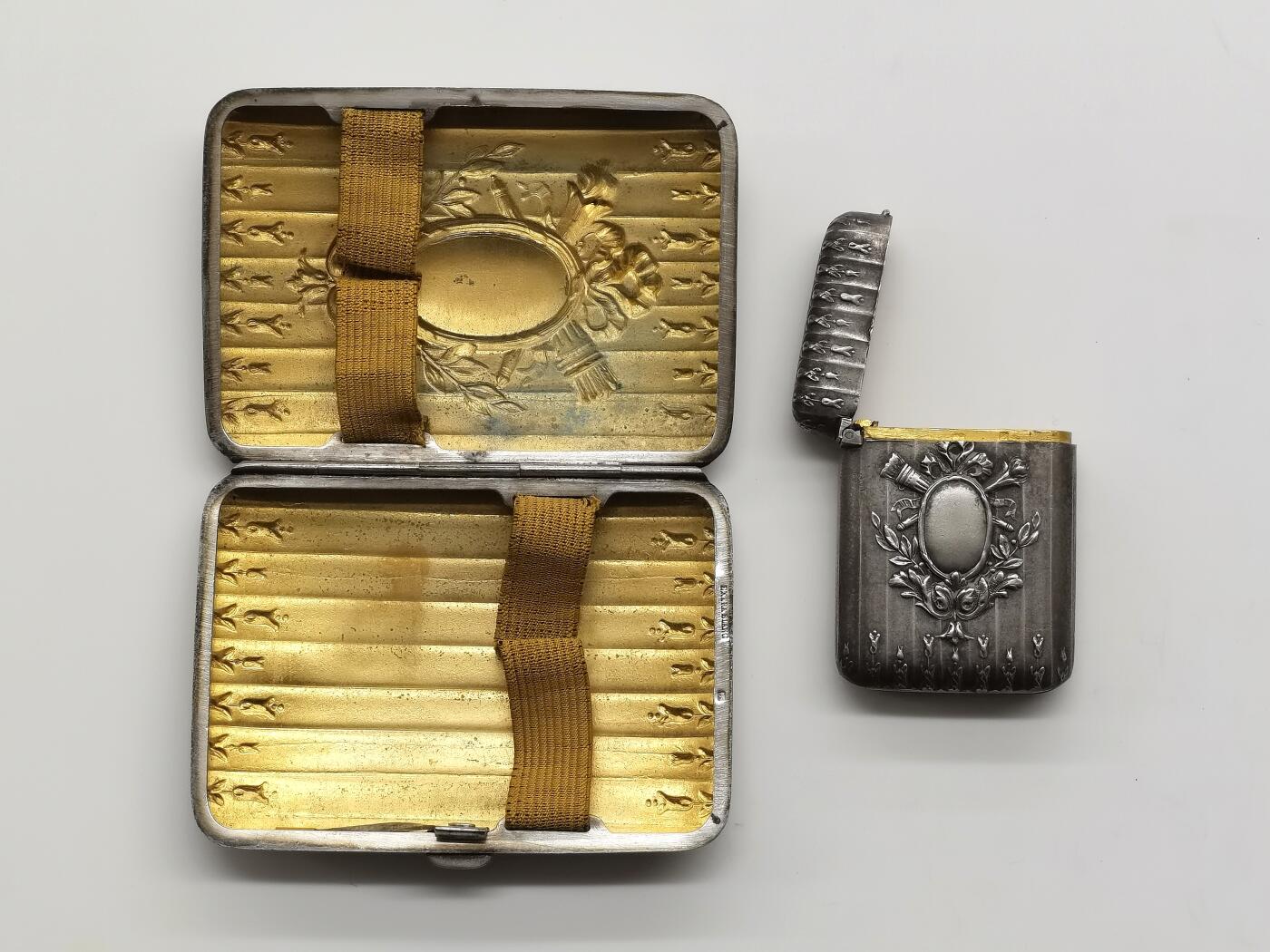 博洋堂世界钱币拍卖第159期（全场包邮） 外国银质烟盒火柴盒一组，银质，含银量没测过，重78.8g，喜欢不要错过。