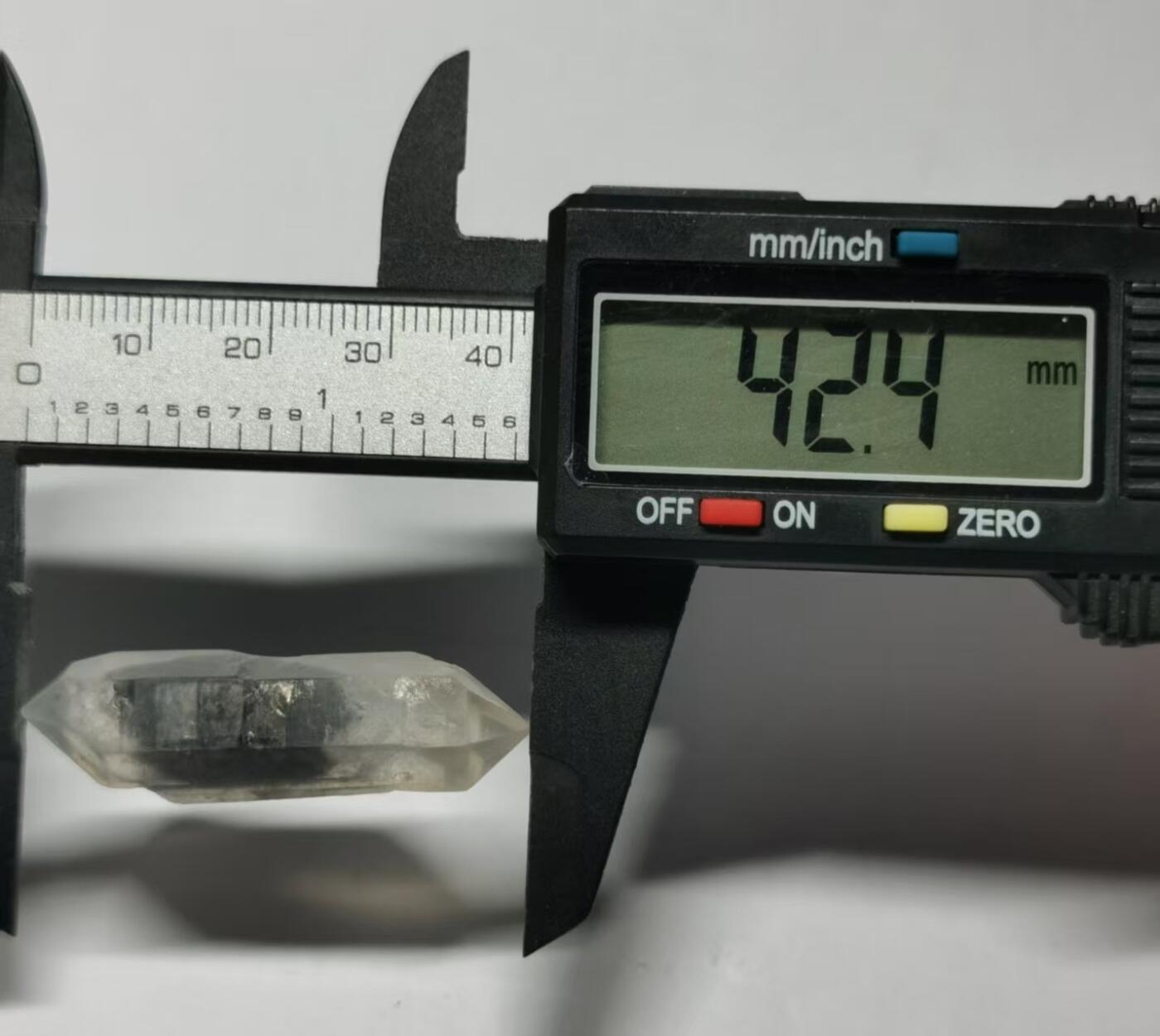 七河·世界币章矿标杂件每周小拍（总第36期）（周一结标） 藏家出品X701（27） 云贵闪灵水晶原石 双尖糖心 本件拍品由合作藏家邮寄