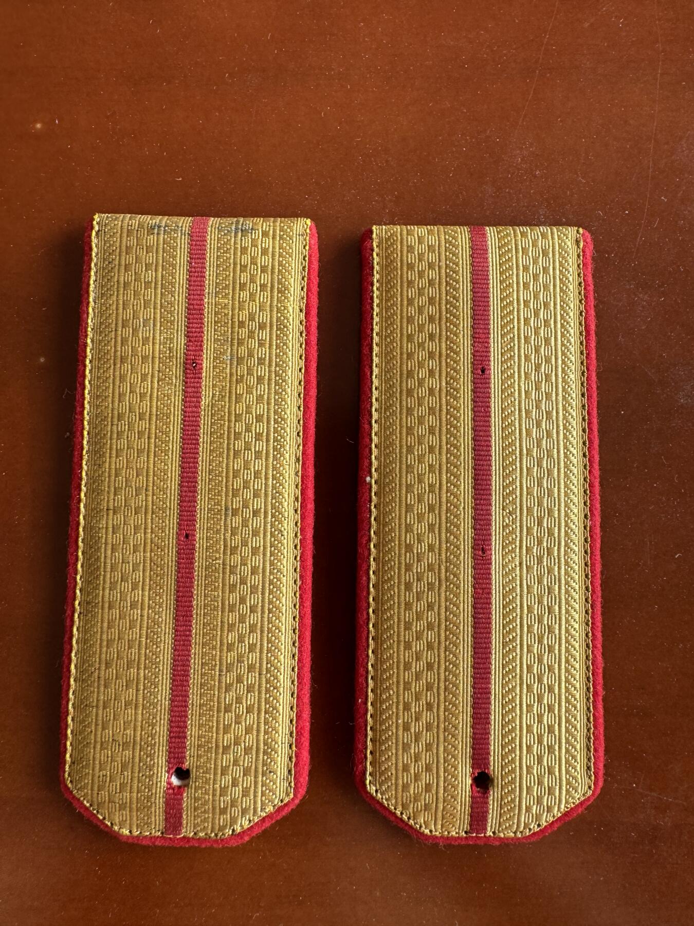 五哥徽章群   31号周六晚上八点4群联拍 肩