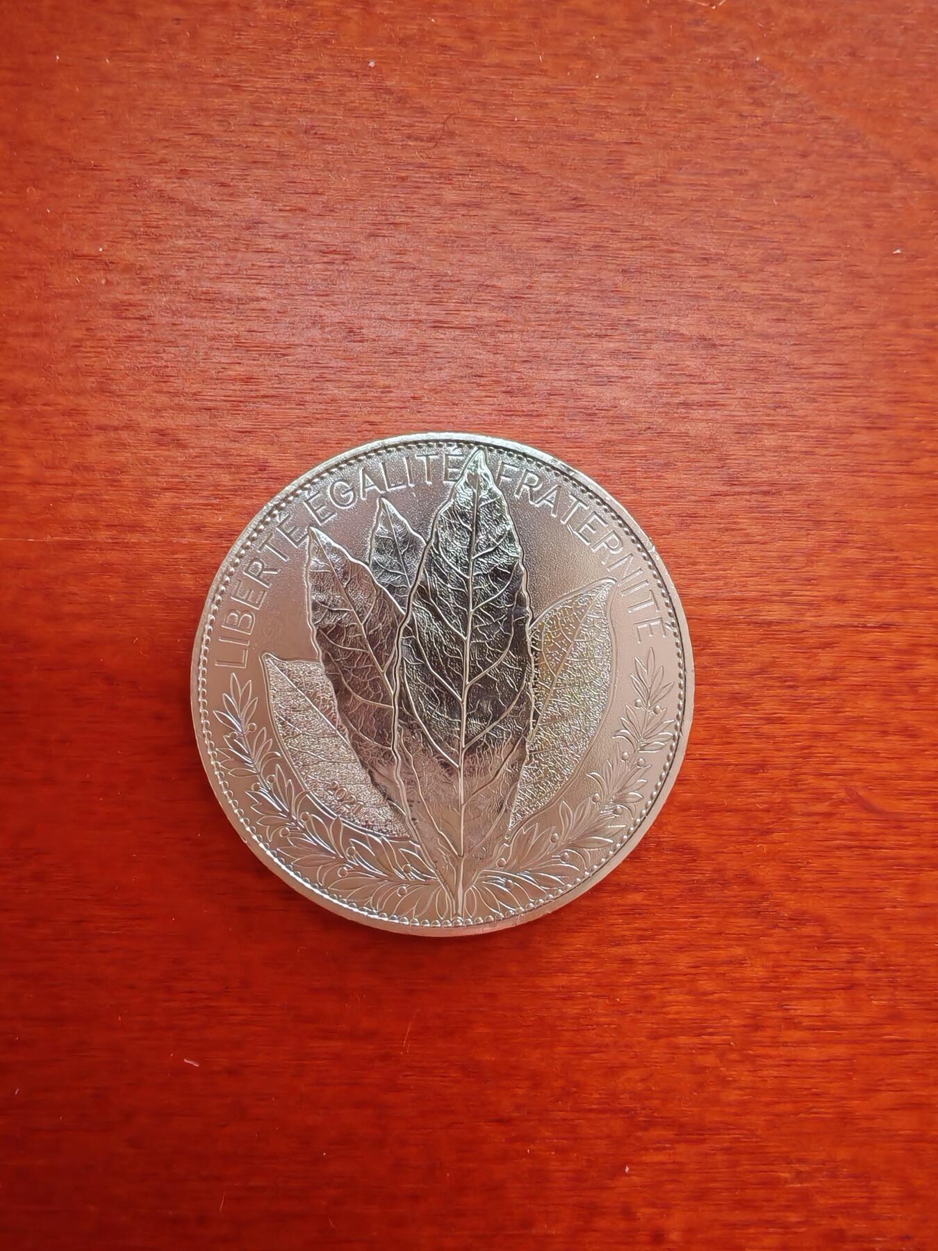 长老汇蛇年精选第九十七场拍卖 2021法国自然系列之月桂20欧元精制银币，18克900银，NUMISTA报价1500元人民币