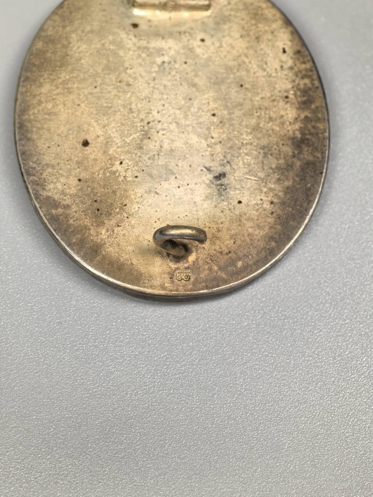 小驴勋章奖章收藏1月31日周六晚六点拍卖（珍爱和平，收藏战争，铭记历史，勿忘国耻，忠党爱国。有偿代拍，送拍规则在简介最后，参拍须阅读规则后再参拍，关系到运费包装发货时效真假辨别等关键信息，拍卖时不再发原图，看大图店主微信码在拍卖店铺介绍里） 现代工艺品银级战伤奖章