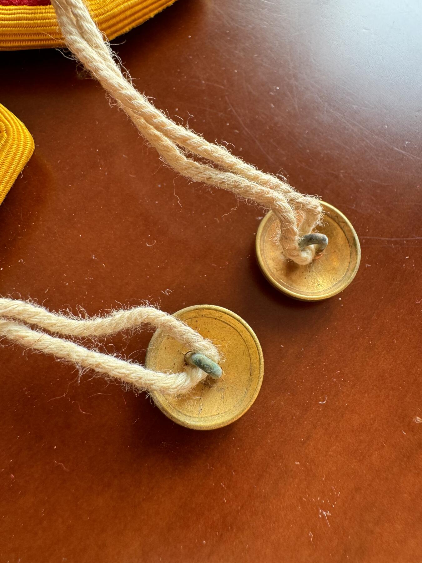 五哥徽章群   31号周六晚上八点4群联拍 肩