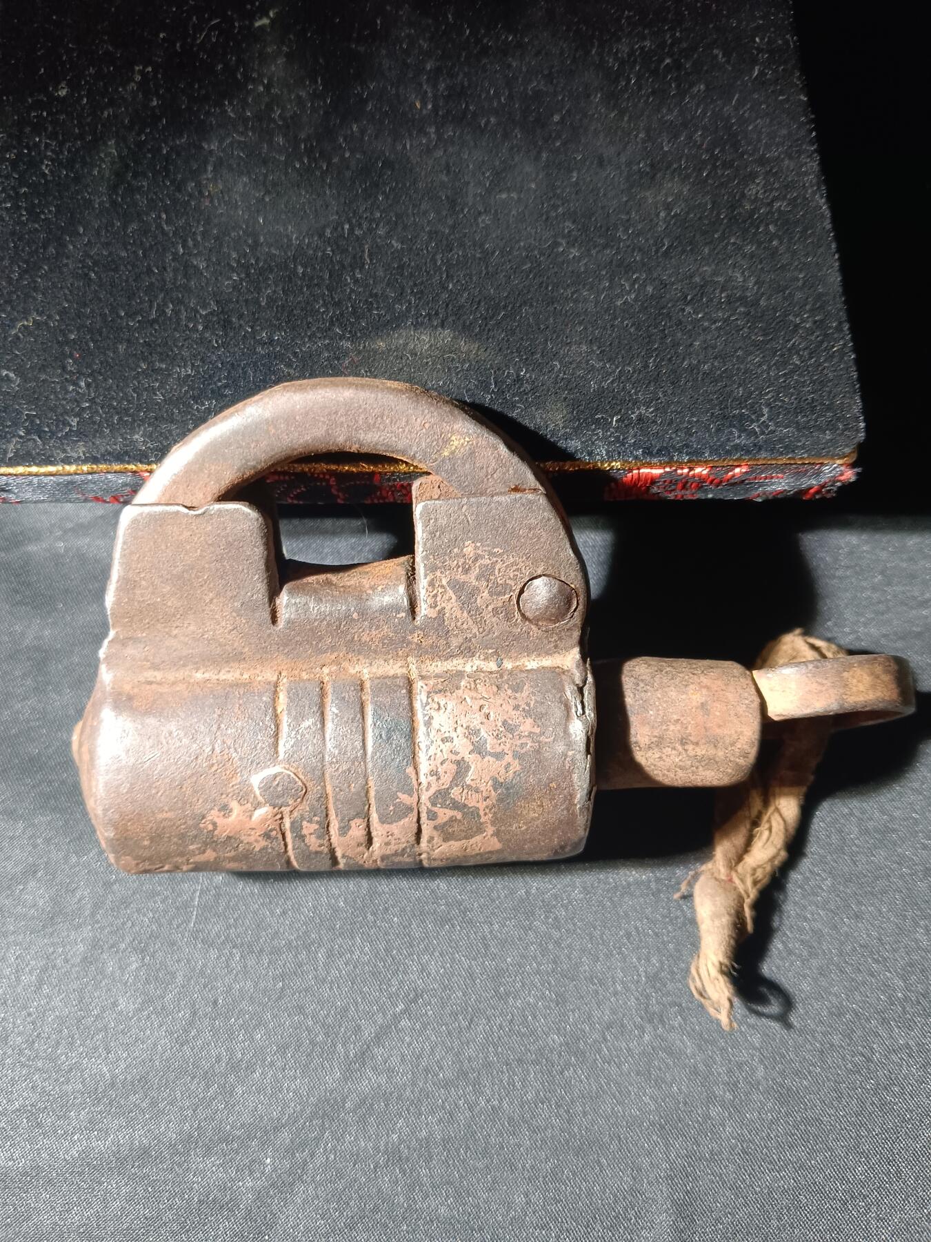 115期新疆红钱粟特钱币丝路钱币专场 清代新疆少数民族地区铁锁(可正常打开)