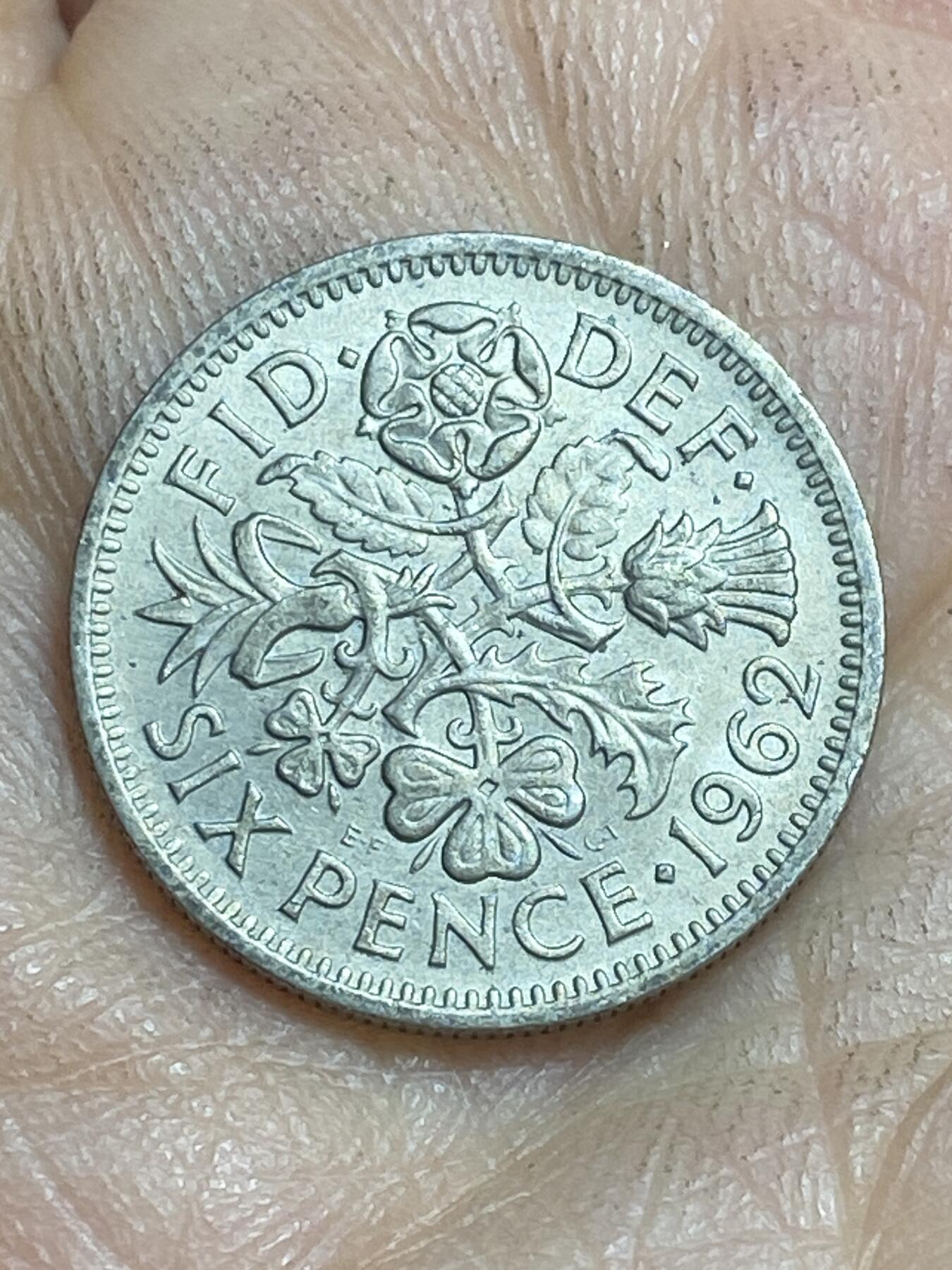 2026年第十六场(总第一百八十五场）外国好品散币场(免佣金) 英国🇬🇧1962年6便士(伊丽莎白二世青年桂冠第二版)