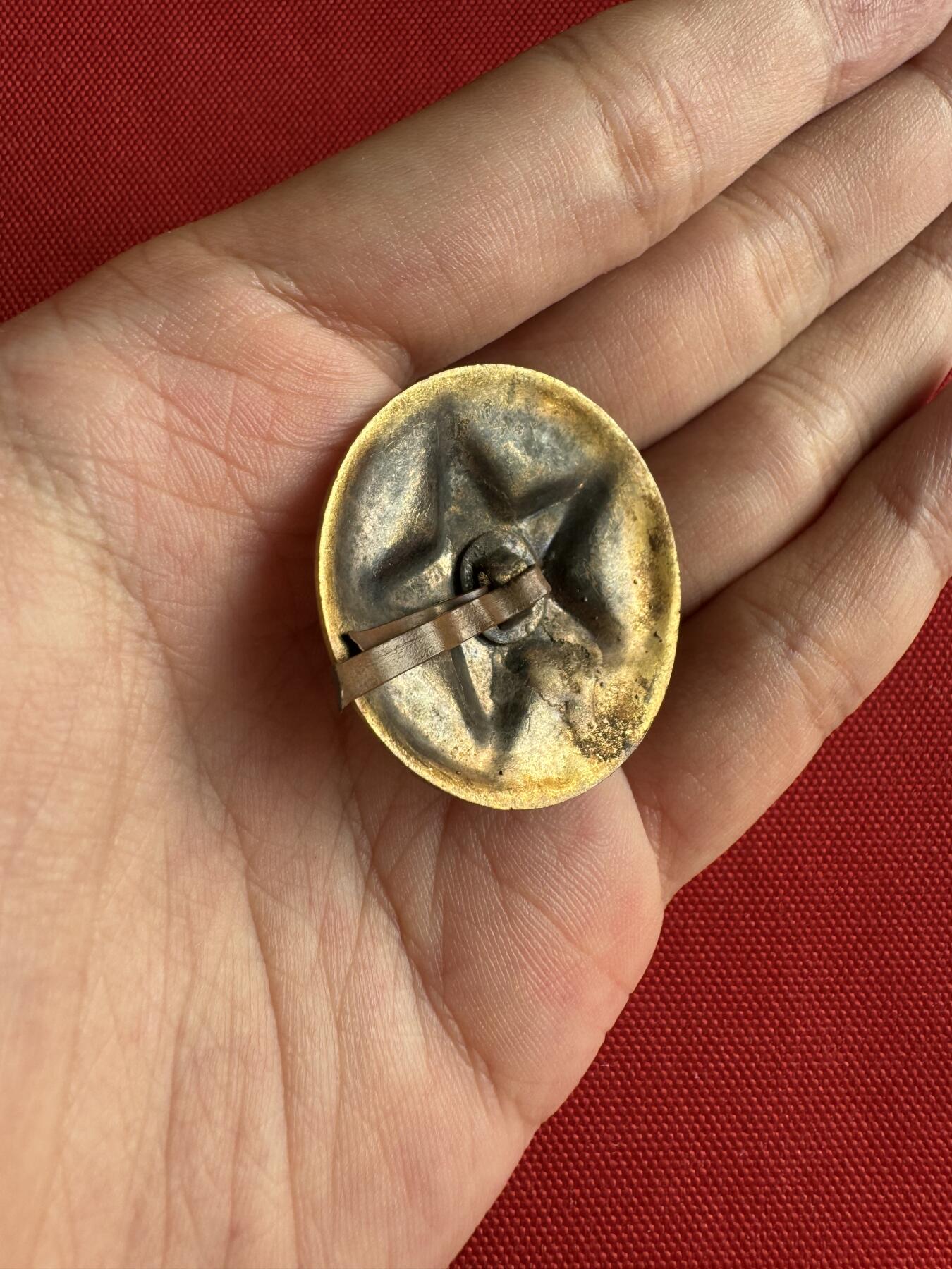 五哥徽章群   31号周六晚上八点4群联拍 帽