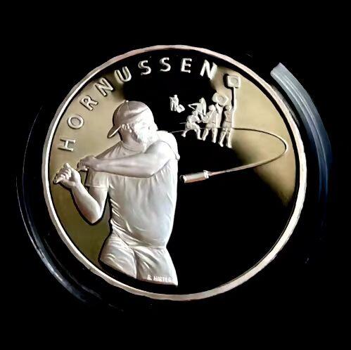 长老汇蛇年精选第九十七场拍卖 瑞士2015年传统民族体育球类马蜂大黄蜂球霍尔努森精制纪念银币，20瑞朗（2） 20克 量40000，银价495