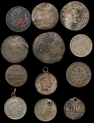 民国十年九月徐世昌像臆造铜质纪念币一枚，此币打制深峻，人像清晰精美