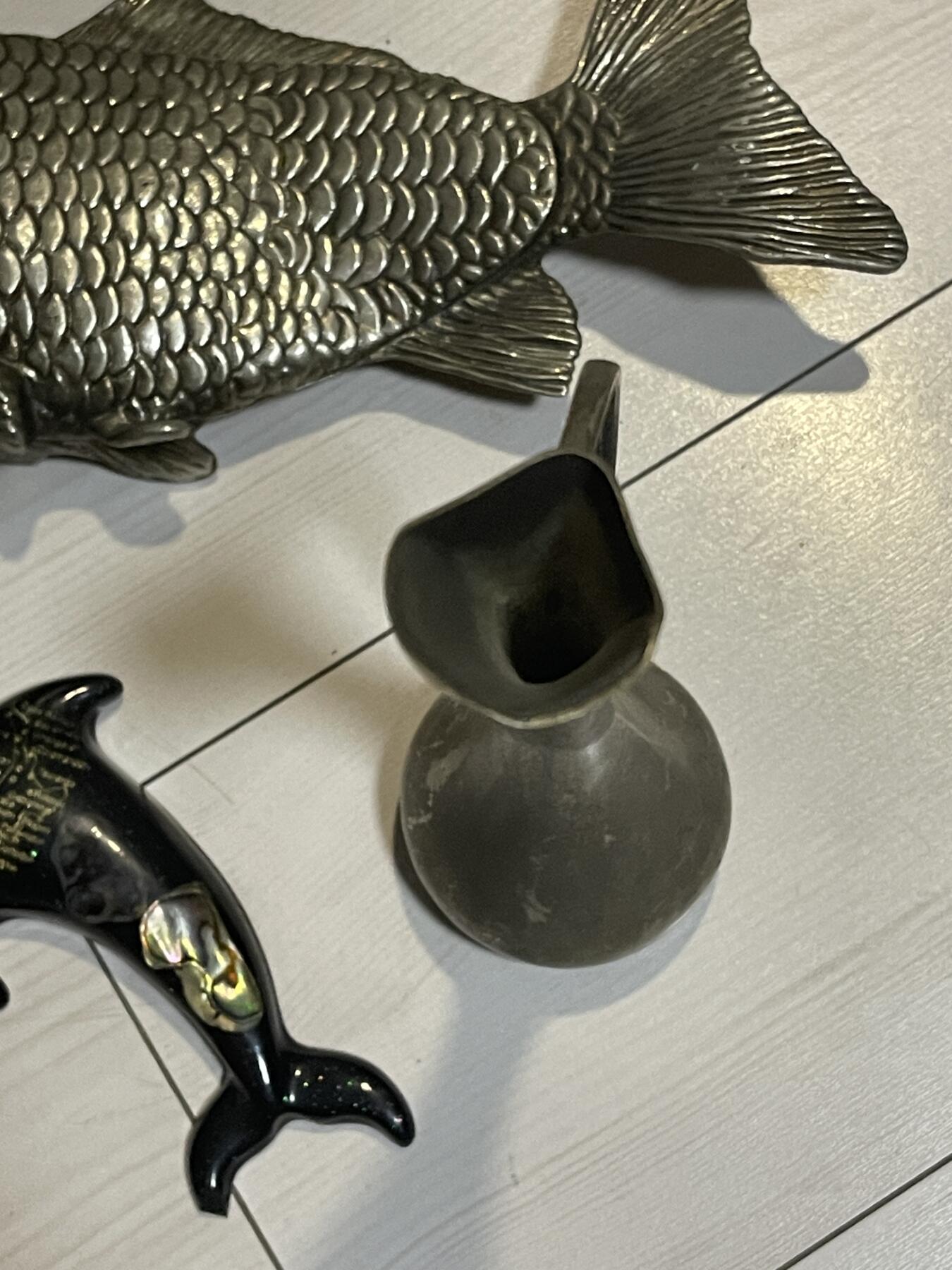欧洲淘到摆件鱼形状金属名片查架子花瓶挂件一套出（可交换朝鲜苏联勋章奖章）