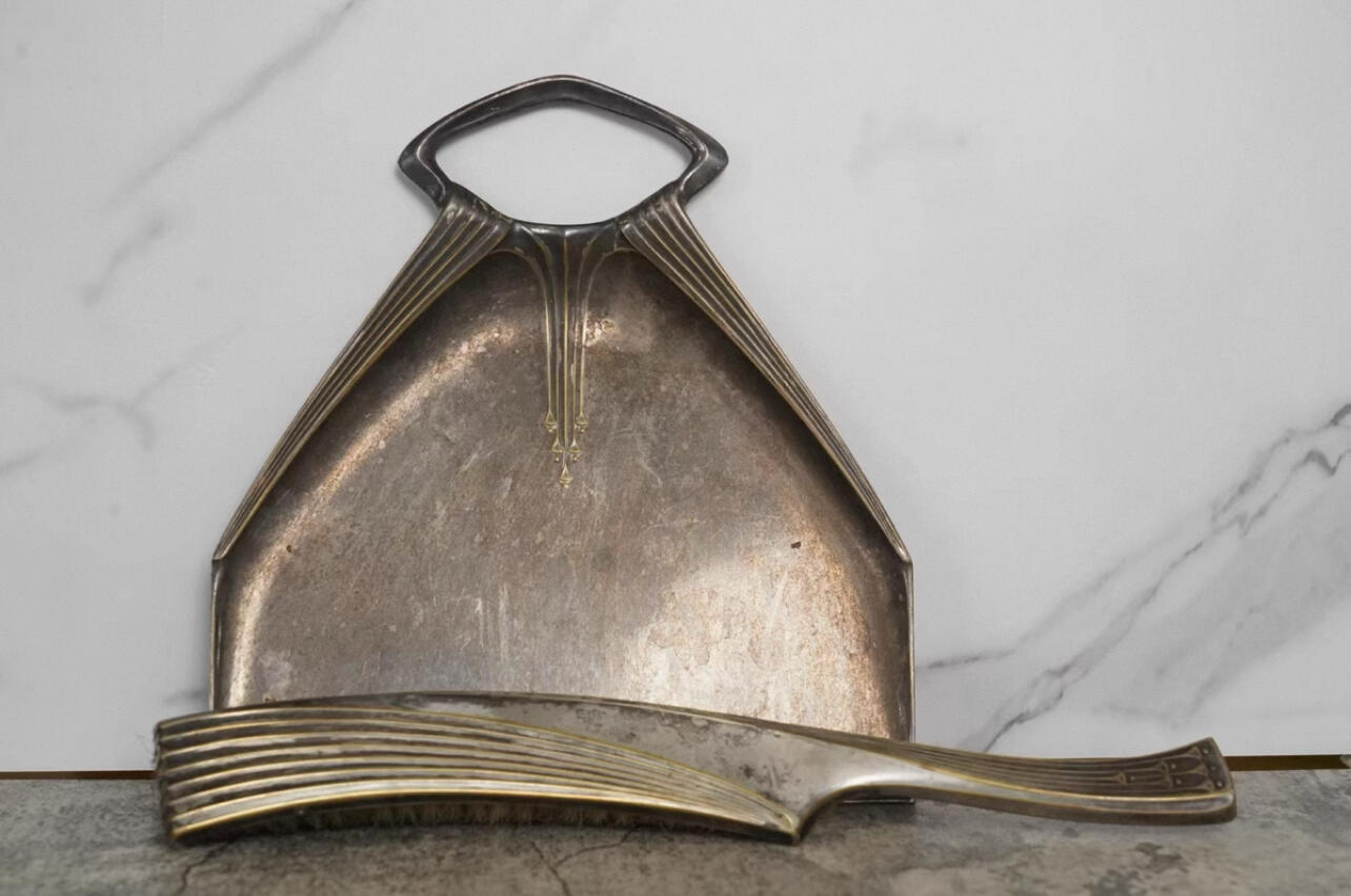 法国跳蚤市场淘到个人闲置法国19世纪法棍欧洲餐桌小刷帚和簸箕餐具专用老面包屑扫把镀银（接受交换朝鲜章）