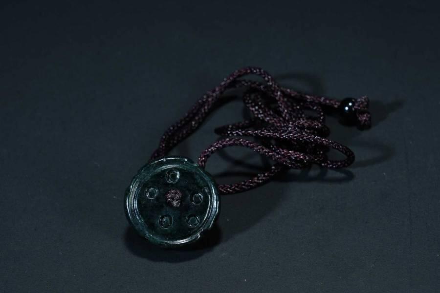 上海都达杂项专场十八（全场包邮） 天然和田玉青玉精雕《莲蓬》挂件 