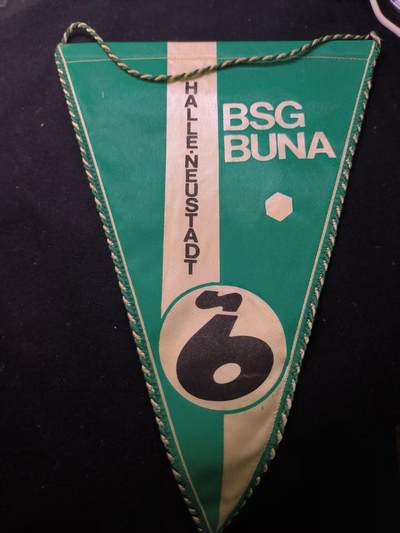 （店主清仓 大量自藏 制服徽章盛宴）罗岚⭐爱藏⭐甄选专拍第五场-分享拍场赚佣（实体经营） - 民主德国哈勒新城区足球俱乐部 BSG Chemie Buna Halle-Neustadt 队旗