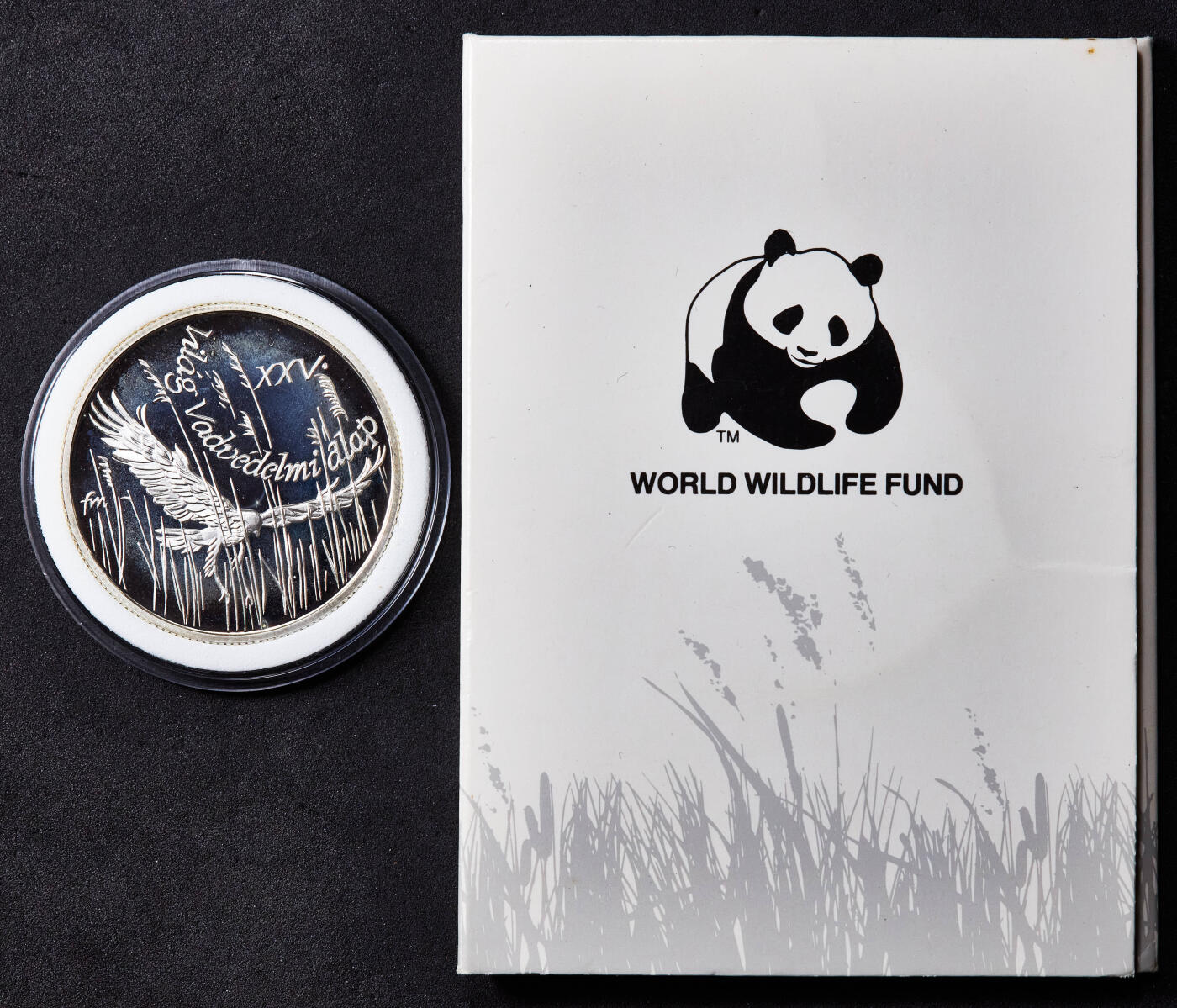 【俄甄集藏】马年新春第一拍 2026年(048)02-25星期三 晚 19:30 全场包邮 匈牙利1988年纪念世界野生动物保护基金会成立25周年500福林精制大银币，带证书，重28克，900银，发行量25000枚，币有氧化