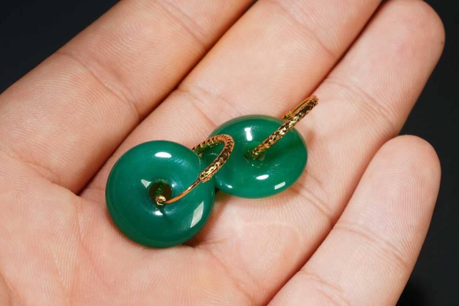 上海都达杂项专场十八（全场包邮） 天然绿玛瑙平安扣耳环一对 附鉴定证书