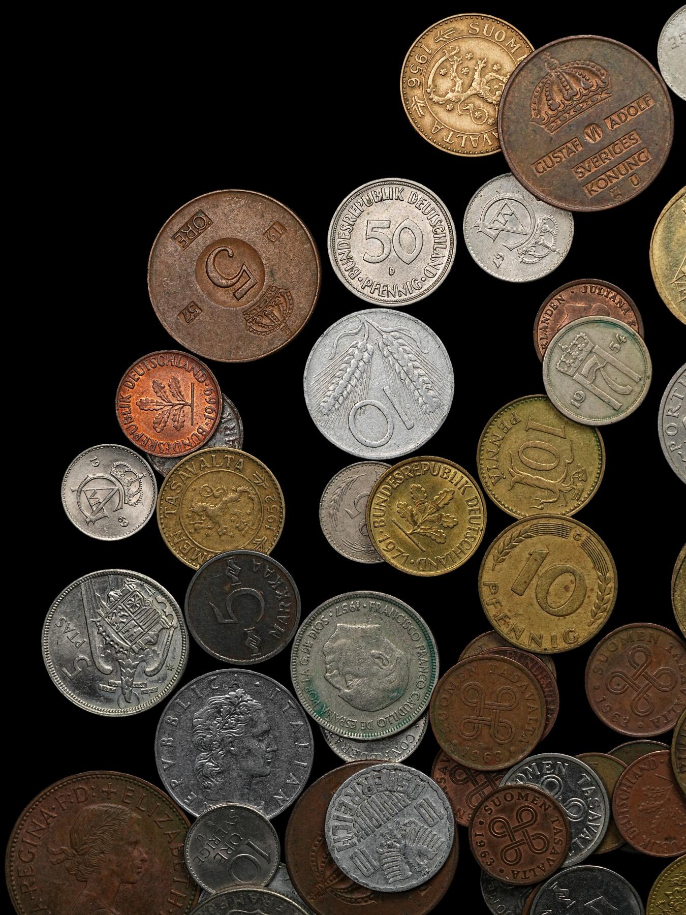 修遠堂世界钱币第103期 现代世界钱币约71枚