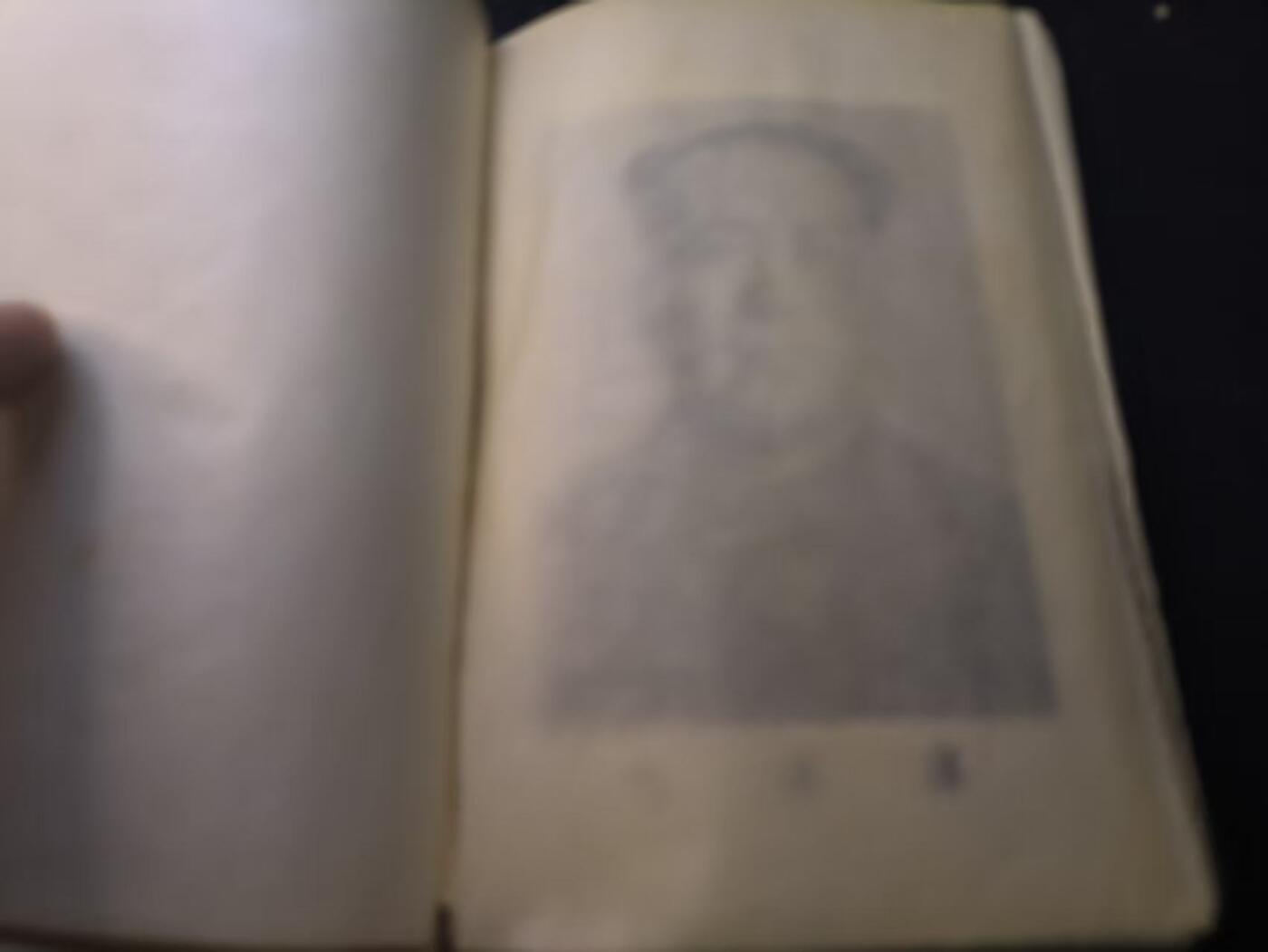 （店主清仓 大量自藏 制服徽章盛宴）罗岚⭐爱藏⭐甄选专拍第五场-分享拍场赚佣（实体经营） su-M50时期第一航空学校（长春航校）功臣纪念册  授予在抗美援朝空战训练、飞行技术攻关中立功的飞行员、机械员、政工干部等