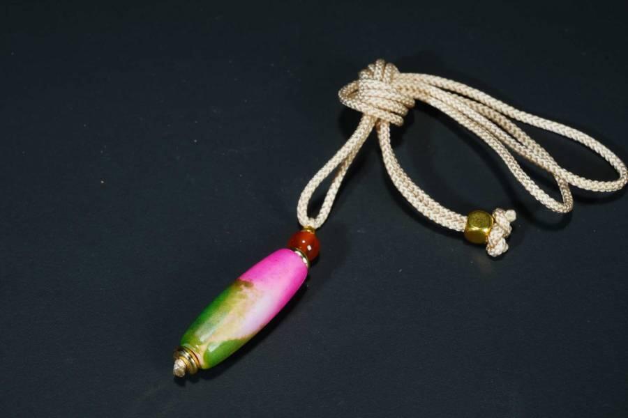 上海都达杂项专场十八（全场包邮） 天然粉绿玛瑙天珠挂件 附鉴定证书