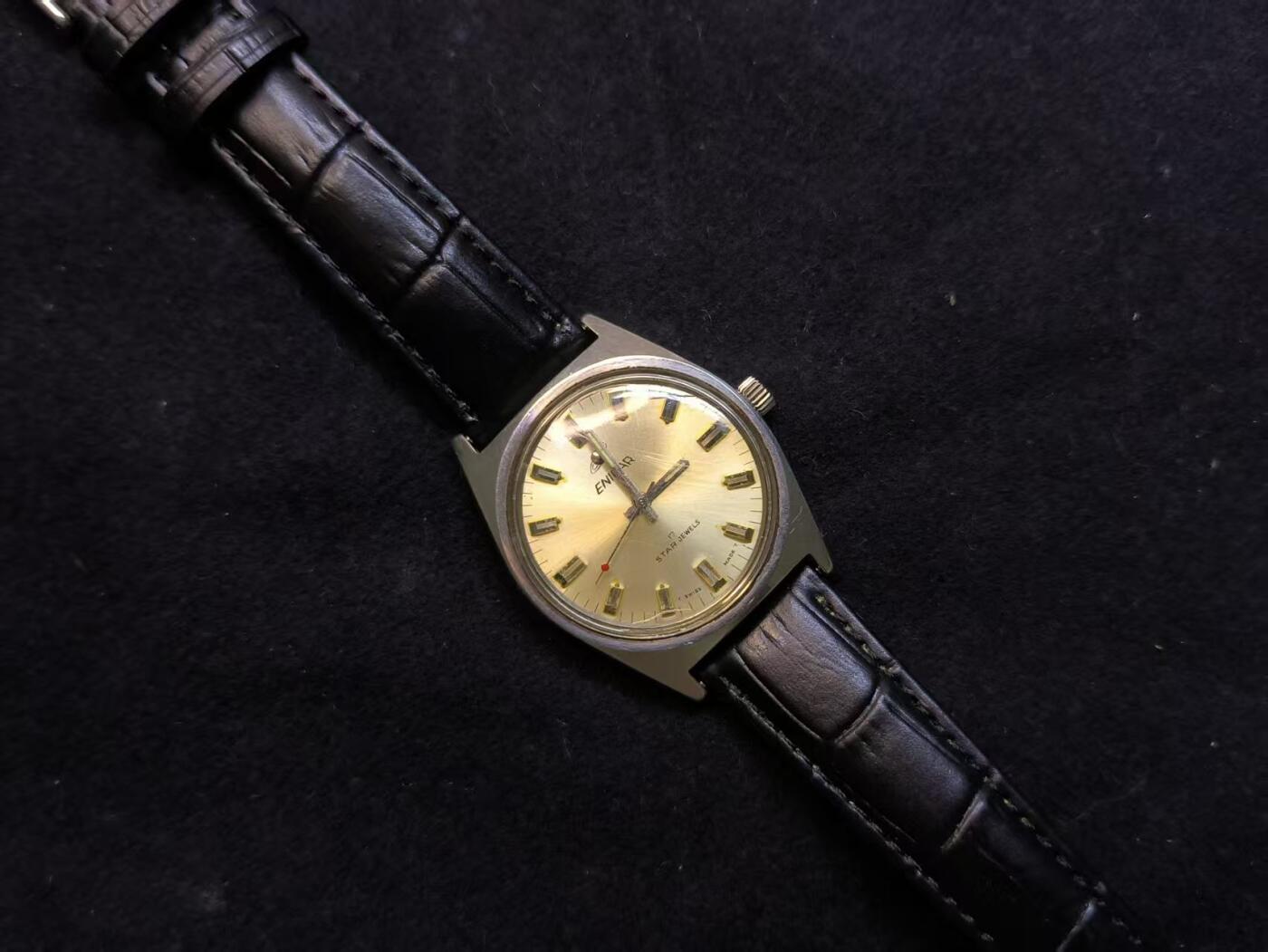 （店主清仓 大量自藏 制服徽章盛宴）罗岚⭐爱藏⭐甄选专拍第五场-分享拍场赚佣（实体经营） 瑞士英格纳腕表—红宝石轴承 搭载Cal. 2375系列自动上链机械机芯（广泛用于军用、航空领域） 拥有当时中高端腕表所具备的双向自动上链系统和防磁设计   已洗油保养功能完好走时准