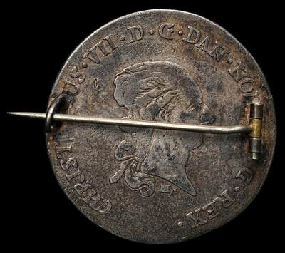 修遠堂世界钱币第103期 - 1789 年丹属石勒苏益格 - 荷尔斯泰因1/3泰勒银币，改胸针，重10.00g