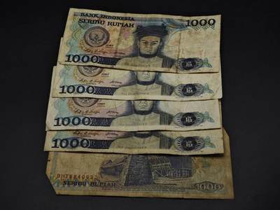 【淘币小摊】实时拍第八百五十九拍   无佣金福利纸币场   满百包邮可预留二周 每周一统一发货   - 印尼1000卢比纸币5张【有折】