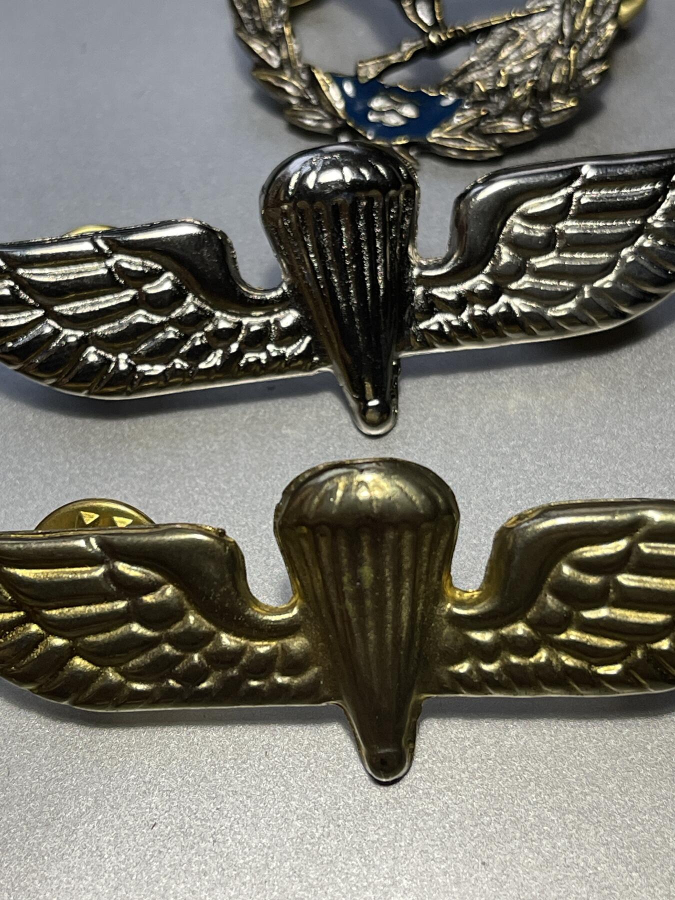 原版希腊伞兵空降兵伞降章山地兵雄鹰徽章一套出（可交换朝鲜苏联勋章奖章）