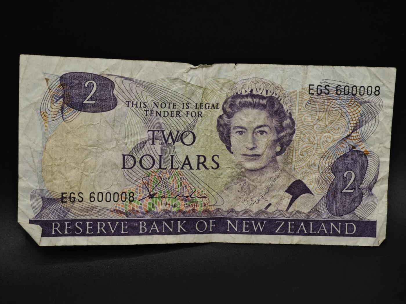 【淘币小摊】实时拍第八百五十九拍   无佣金福利纸币场   满百包邮可预留二周 每周一统一发货   新西兰2元纸币【有折】