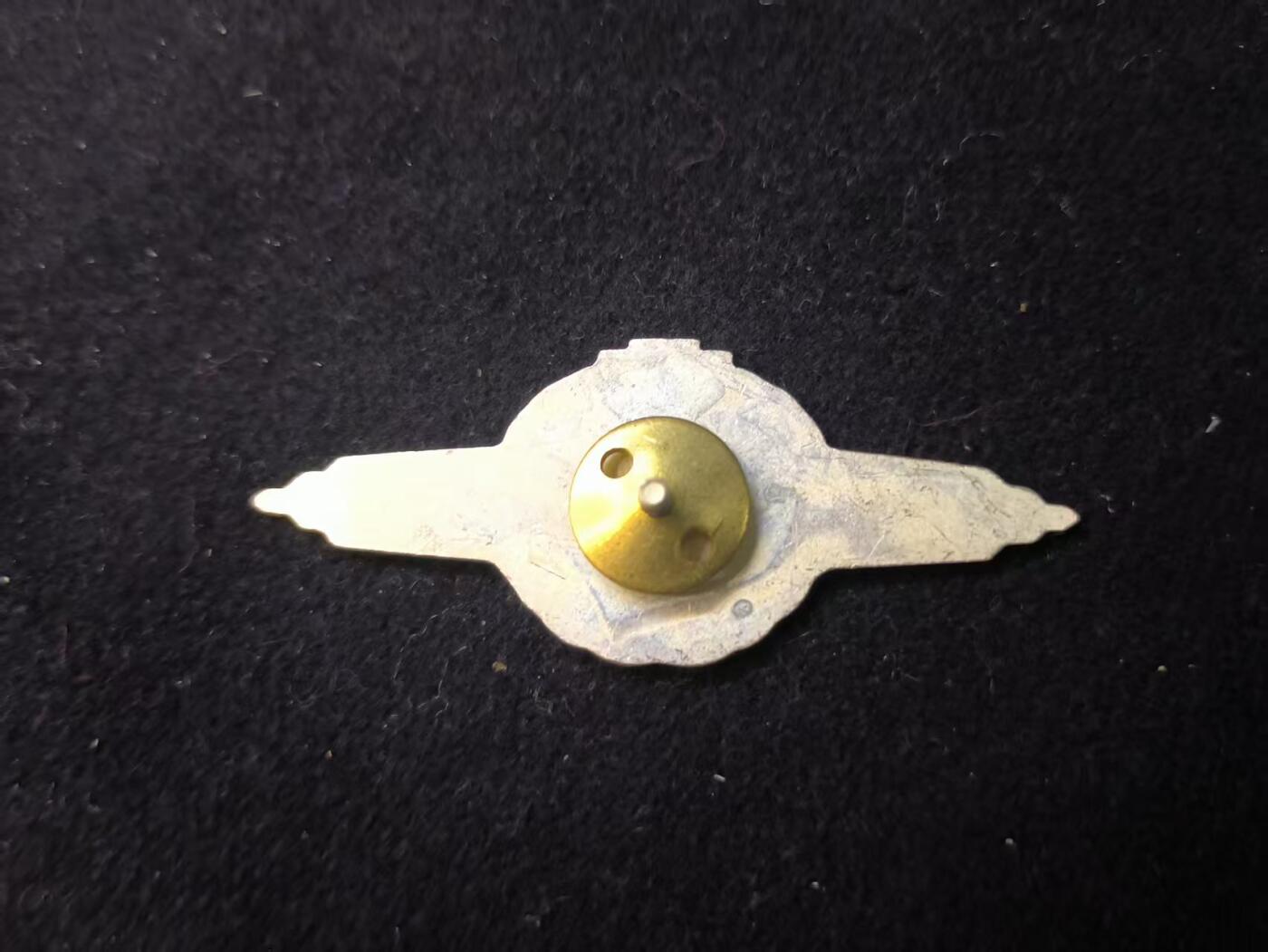 （店主清仓 大量自藏 制服徽章盛宴）罗岚⭐爱藏⭐甄选专拍第五场-分享拍场赚佣（实体经营） 民主德国人民军海军一级潜艇技能章 珐琅转轮版本美品