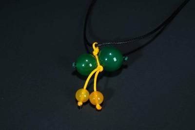 上海都达杂项专场十八（全场包邮） - 天然绿玛瑙葫芦项链 附鉴定证书