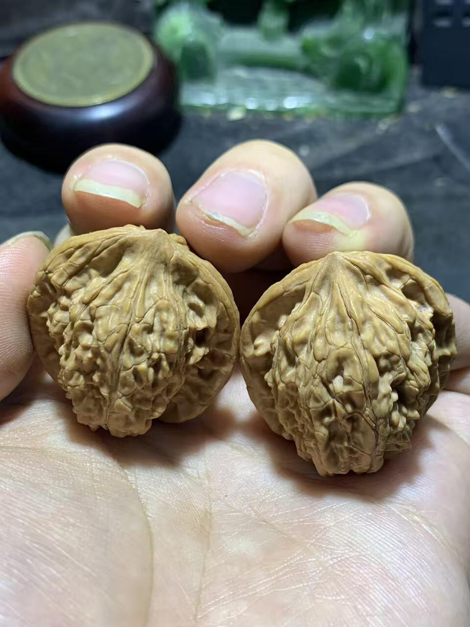 精美稀有小众凤凰岭狮子头手捻麻核桃文玩核桃一对，