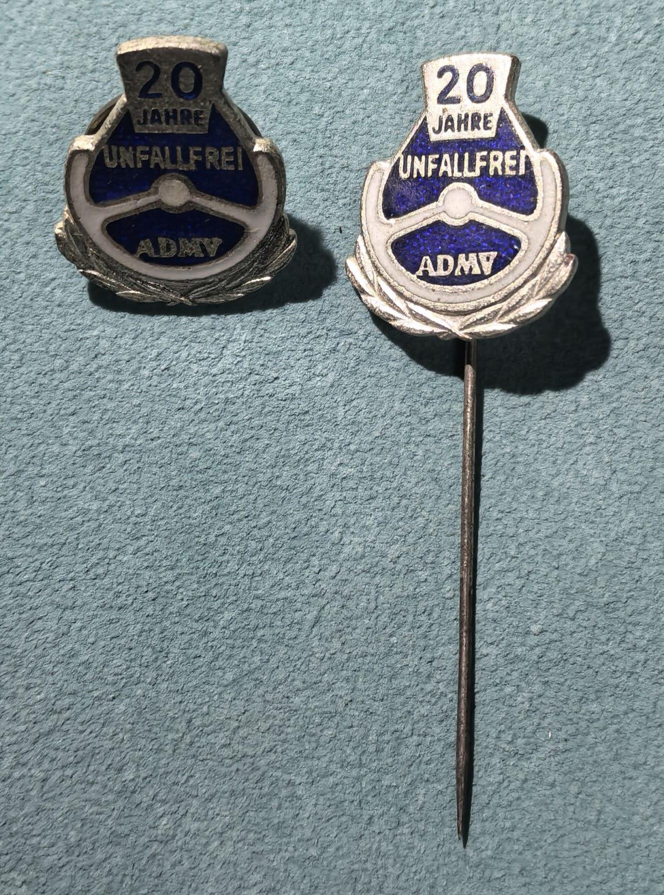 盛世勋华——号角文化勋章邮票专场拍卖第303期 东德汽车运动联合会（ADMV，Allgemeiner Deutscher Motorsport Verband）20年无事故驾驶纪念证章 2款