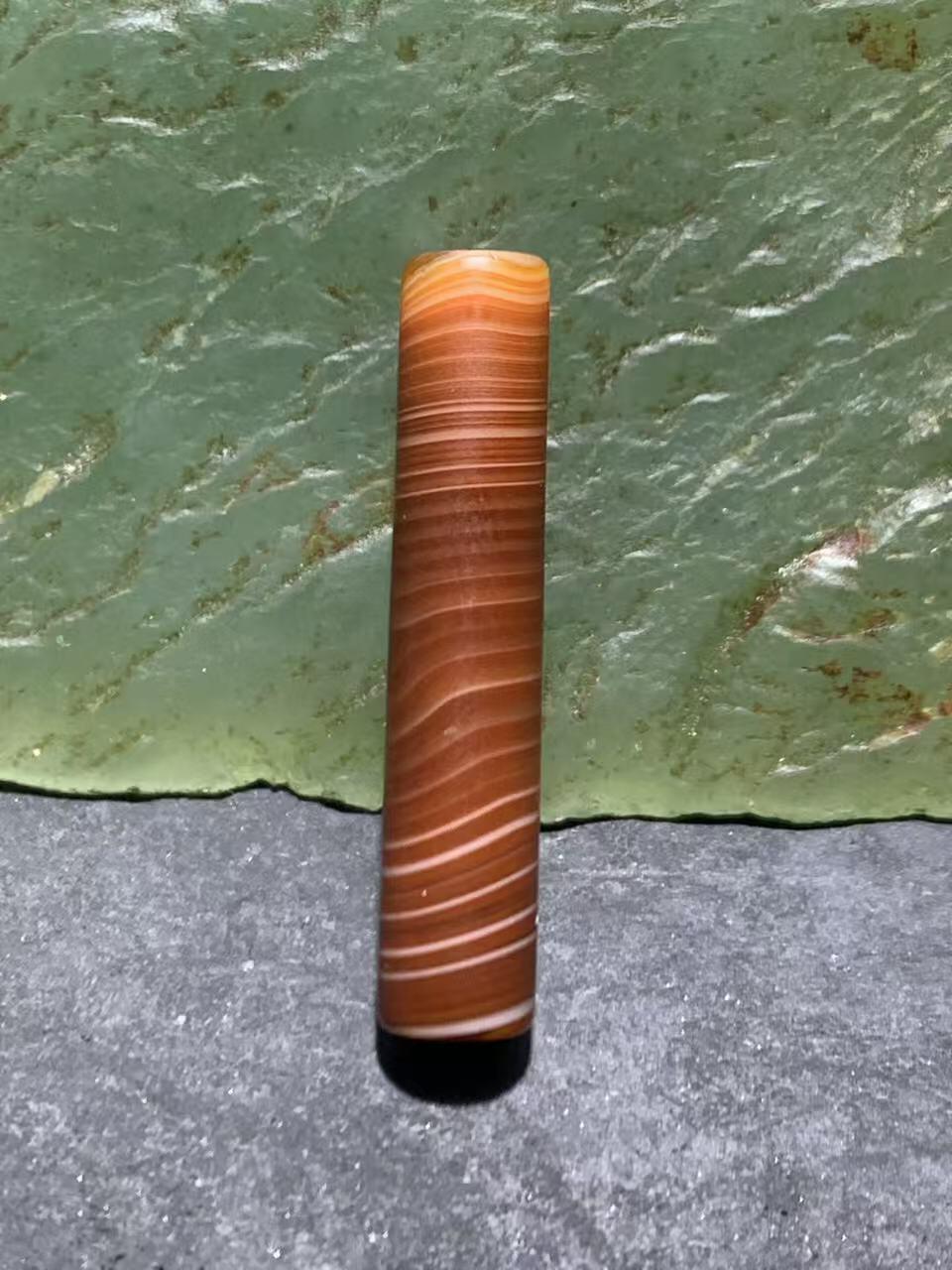 精美亚光高玉化酒红色千层纹缠丝玛瑙管珠一颗，