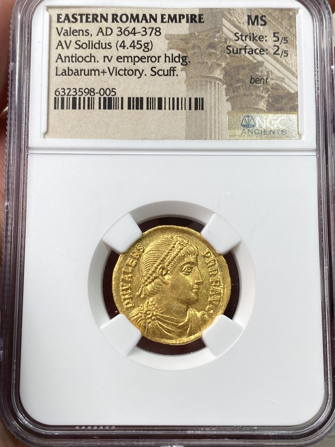 万国钱币拍卖第060期（万国六十期纪念大拍） NGC MS 古罗马帝国瓦伦斯索利多金币 头戴宝石皇冠的皇帝英姿飒爽 历经千年时光洗礼依旧金光熠熠 罗马帝国晚期高水平古典艺术的代表之作 4.45g高纯度古代金币 典藏级品质