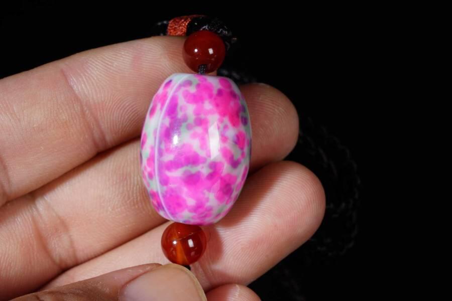 上海都达杂项专场十八（全场包邮） 天然粉色点彩路路通吊坠挂件 附鉴定证书