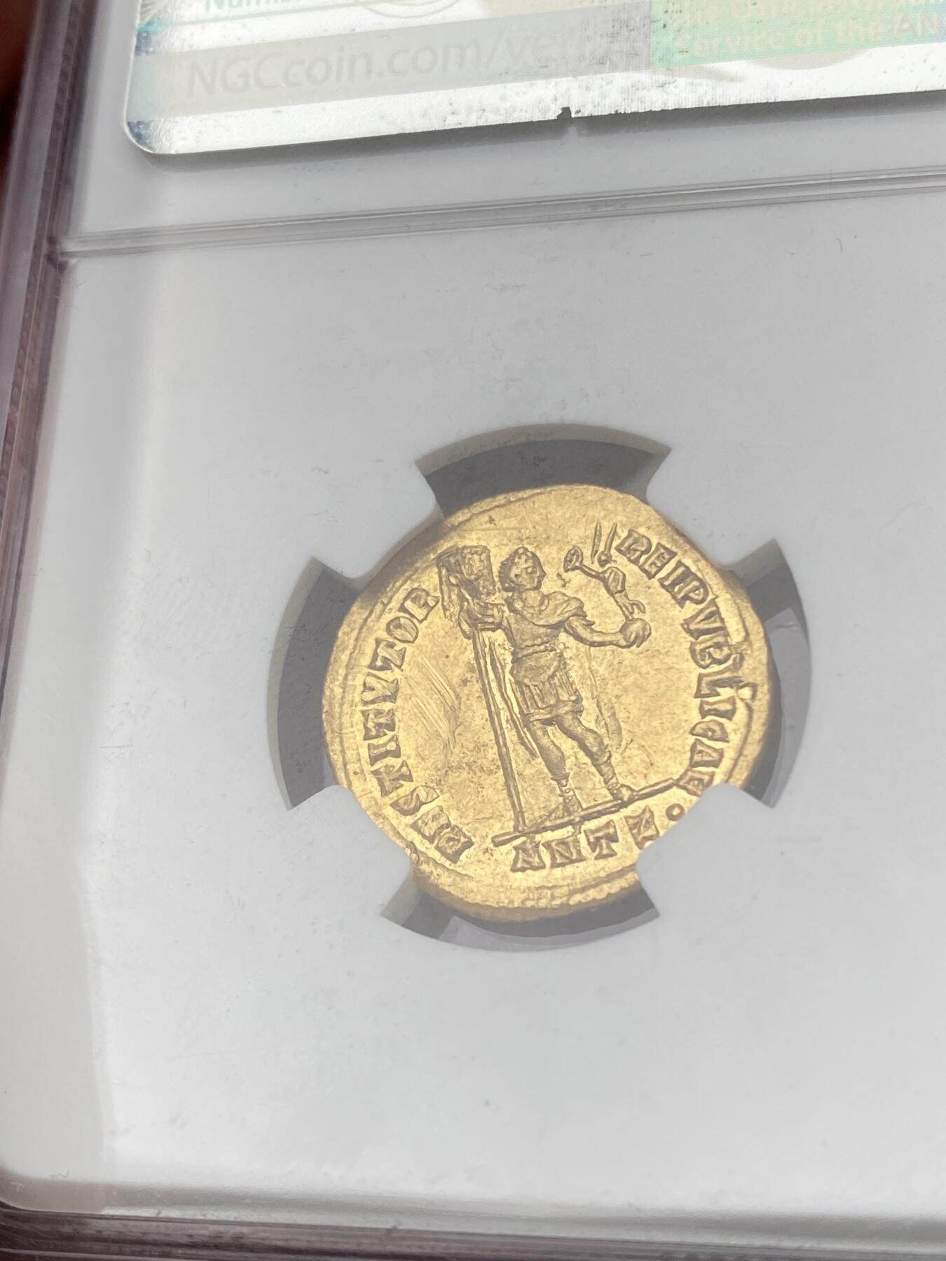 万国钱币拍卖第060期（万国六十期纪念大拍） NGC MS 古罗马帝国瓦伦斯索利多金币 头戴宝石皇冠的皇帝英姿飒爽 历经千年时光洗礼依旧金光熠熠 罗马帝国晚期高水平古典艺术的代表之作 4.45g高纯度古代金币 典藏级品质