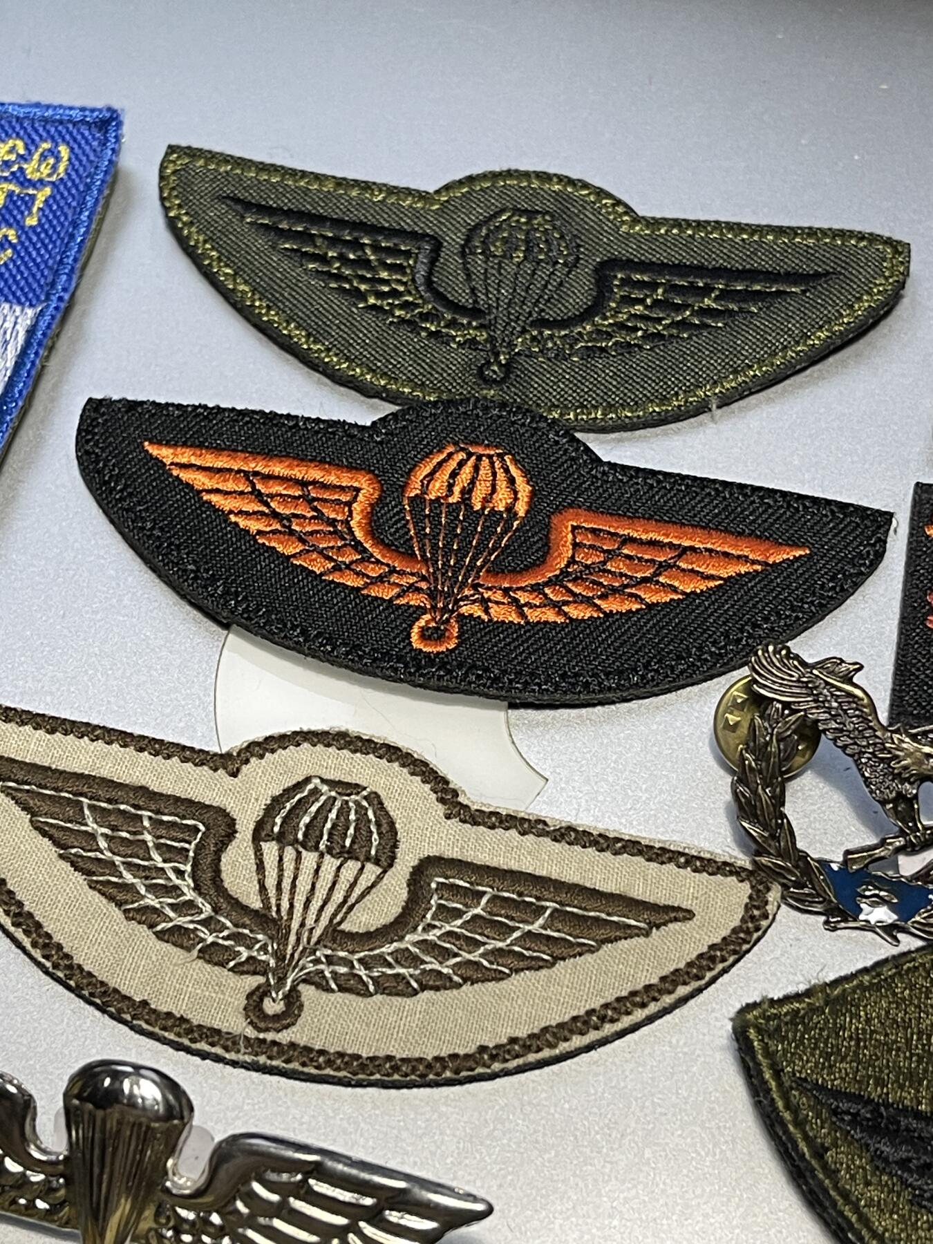 原版希腊伞兵空降兵伞降章山地兵雄鹰徽章一套出（可交换朝鲜苏联勋章奖章）