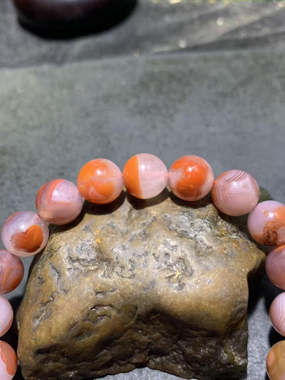 精美川料南红玛瑙单圈手串一条，