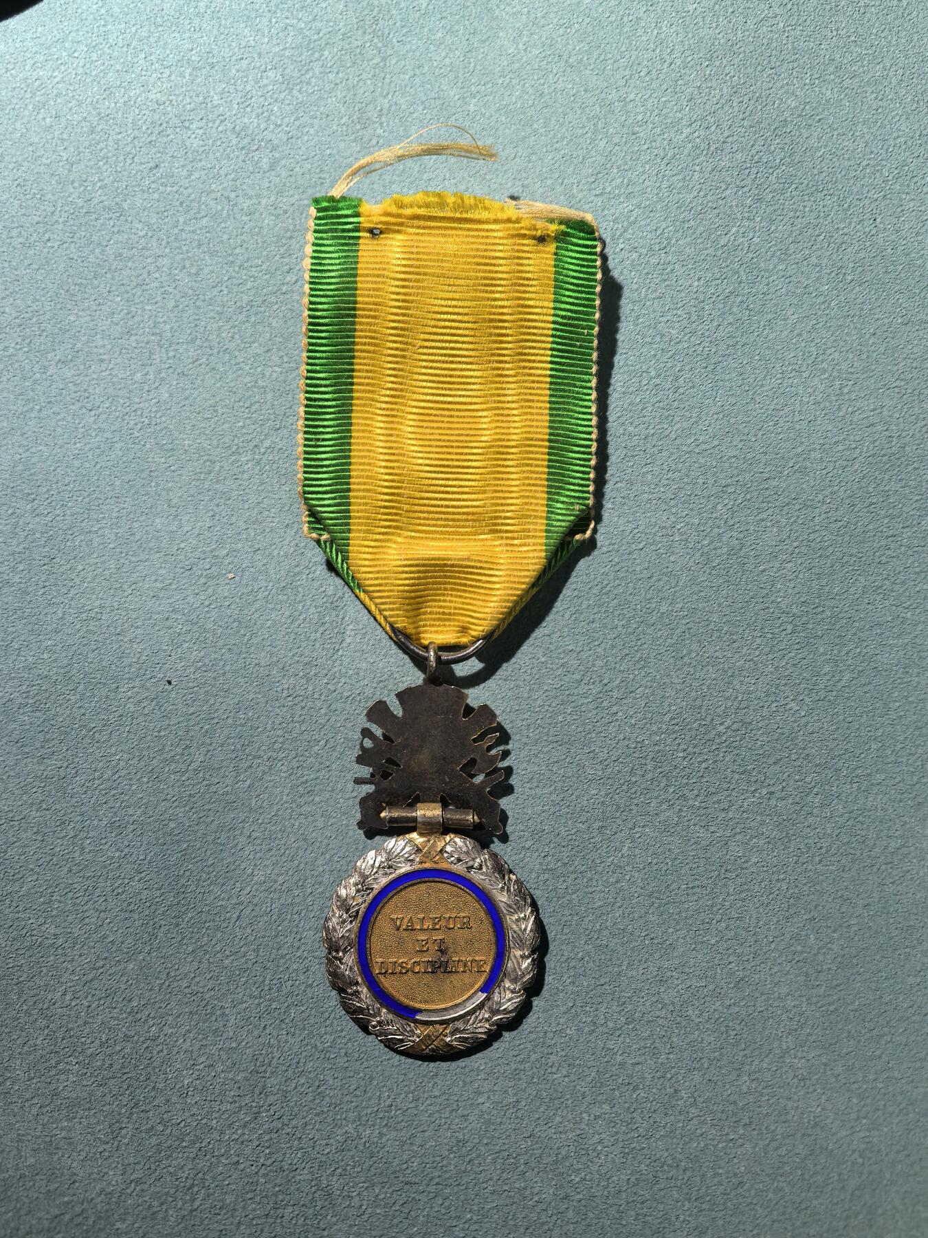 盛世勋华——号角文化勋章邮票专场拍卖第303期 法国军事奖章 五共版 银制 20克 银价400+