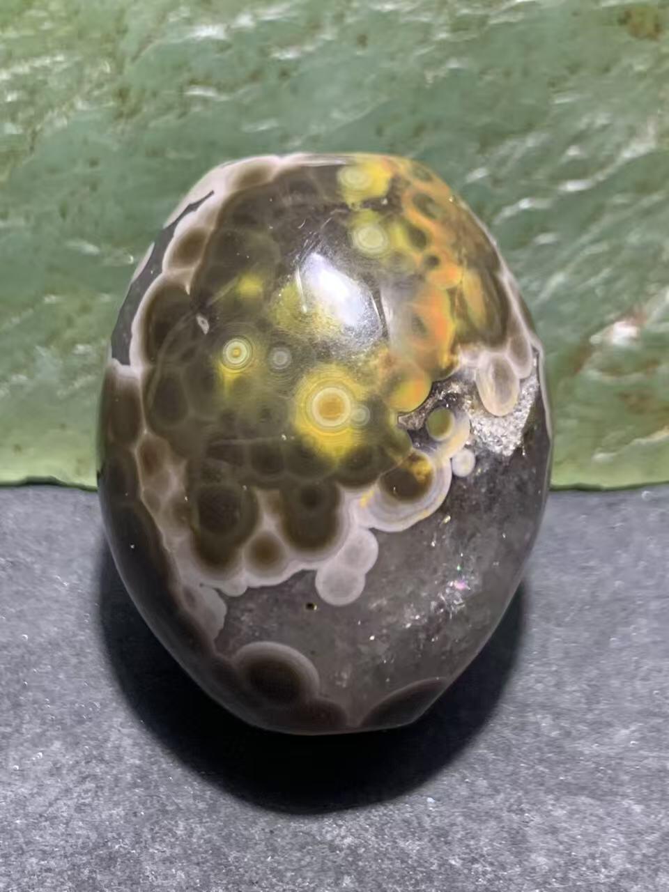 精美冰飘鱼籽纹战国红玛瑙勒子一颗！