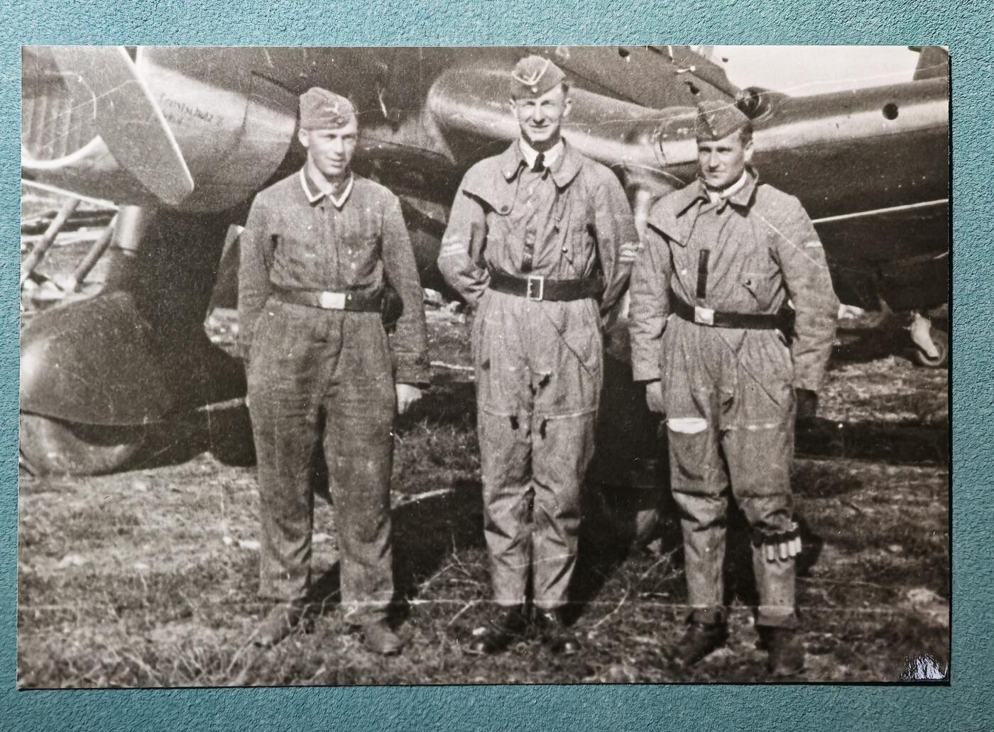 盛世勋华——号角文化勋章邮票专场拍卖第303期 德国（1939）空军战地照片 Ju-87斯图卡俯冲轰炸机和机组成员