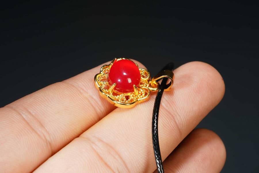 上海都达杂项专场十八（全场包邮） 天然镀金如意锁嵌红玛瑙蛋面挂件 附鉴定证书