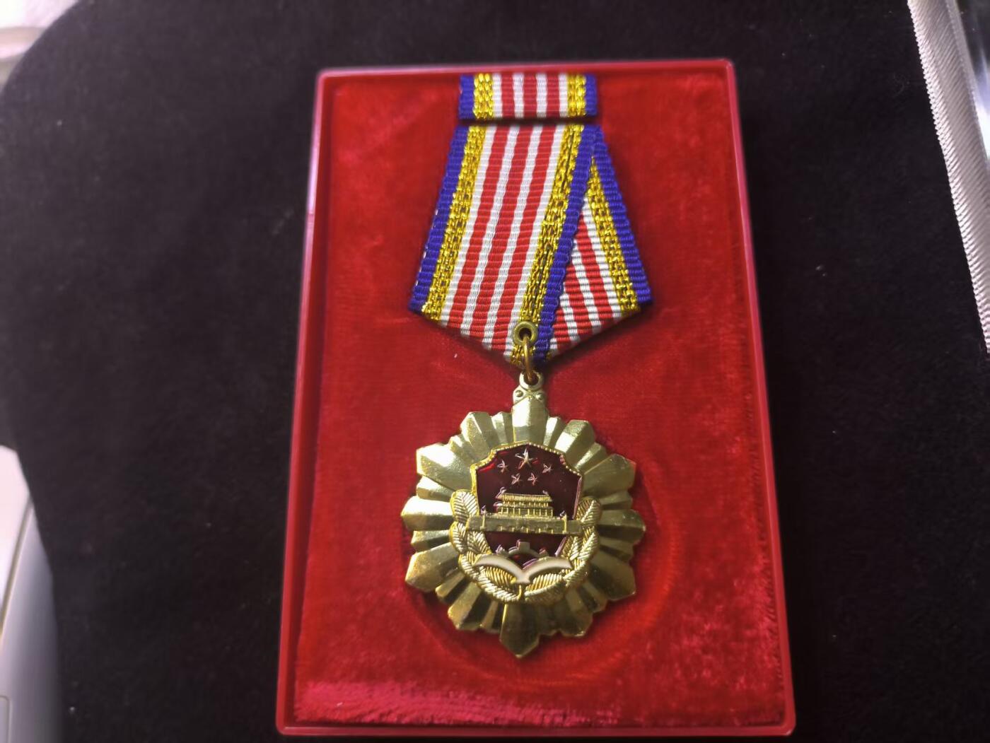 （店主清仓 大量自藏 制服徽章盛宴）罗岚⭐爱藏⭐甄选专拍第五场-分享拍场赚佣（实体经营） 越南公安部勋三等奖章 全新一套